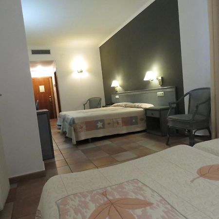 Hotel Santa Anna L'Estartit Zimmer foto