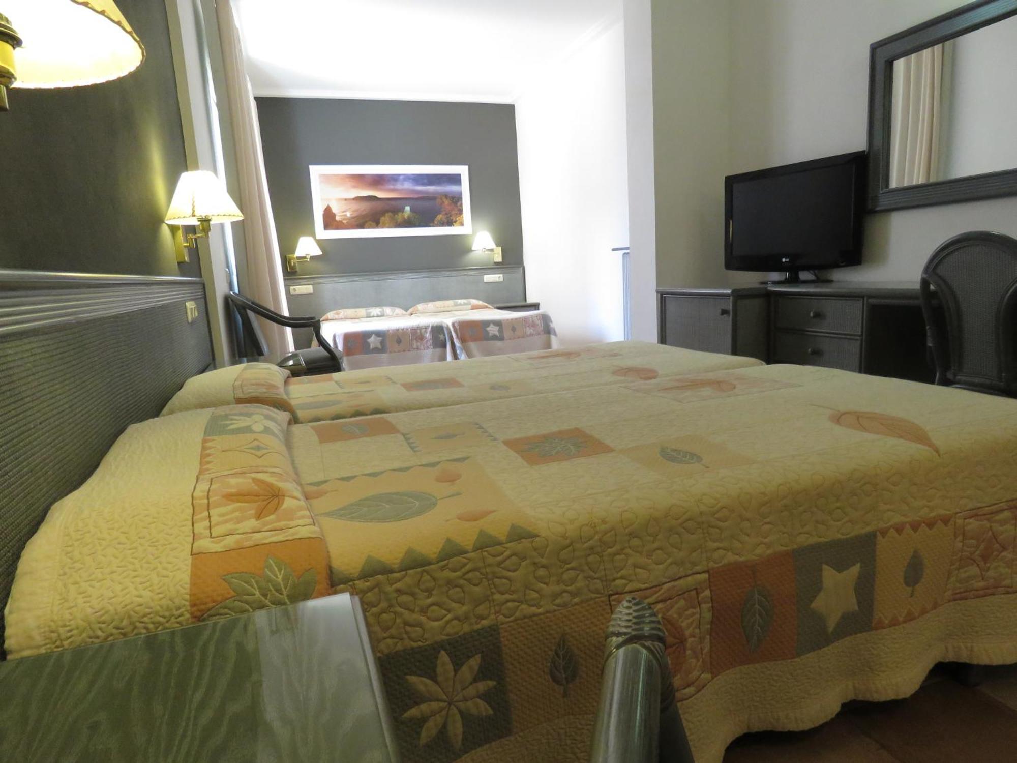 Hotel Santa Anna L'Estartit Zimmer foto